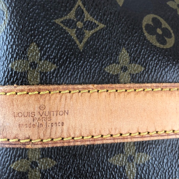 Louis Vuitton Vintage Monogram Keepall Bandouliere 55—Authentic. Includes COA ~ - Picture 4 of 11